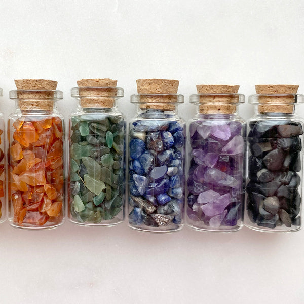 Chakra Set of 7 Mini Gemstone Crystal Chip 2" Bottles - Clear Quartz, Amber, Carnelian, Green Aventurine, Sodalite, Amethyst, Tourmaline